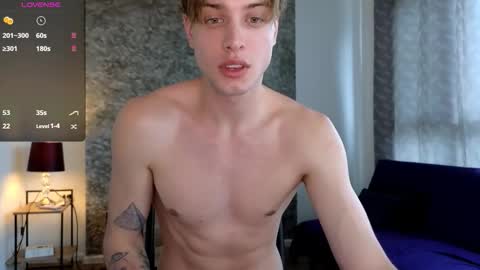 Snapshot of cryptongood chatting on 11.11.25 Lin inst lingoodyy online show from 11.11.25