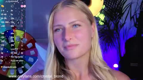 Snapshot of crystal_blond chatting on 09.19.25 Crystal online show from 09.19.25