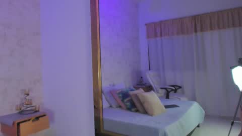 Snapshot of crystal_bubble chatting on 03.30.26 crystal_bubble online show from 03.30.26