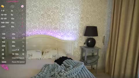 Snapshot of crystall_bliss chatting on 09.18.25 Nika online show from 09.18.25