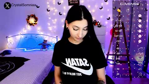 Snapshot of crystalsomnia chatting on 12.08.24 Sasha Make me moan with patterns good music here online show from 12.08.24