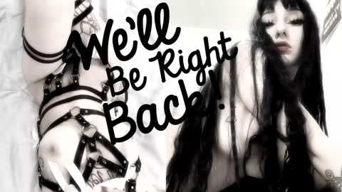 Snapshot of crystalsomnia chatting on 10.14.25 Sasha Make me moan with patterns good music here online show from 10.14.25