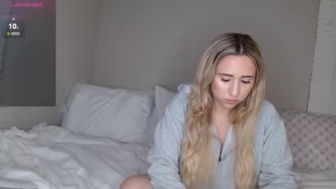 Nikki online show from 10.21.25