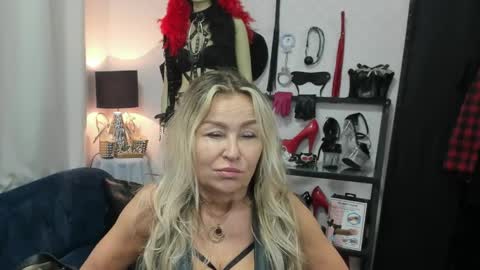 CrystalHotty online show from 05.27.26