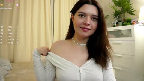 Snapshot of cuddlebyyou chatting on 09.12.25 Ellie online show from 09.12.25