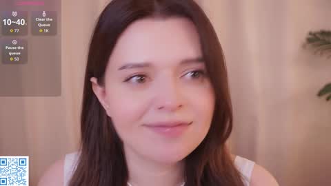 Snapshot of cuddlebyyou chatting on 10.12.25 Ellie online show from 10.12.25