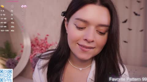 Snapshot of cuddlebyyou chatting on 11.20.25 Ellie online show from 11.20.25