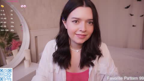 Snapshot of cuddlebyyou chatting on 11.29.25 Ellie online show from 11.29.25