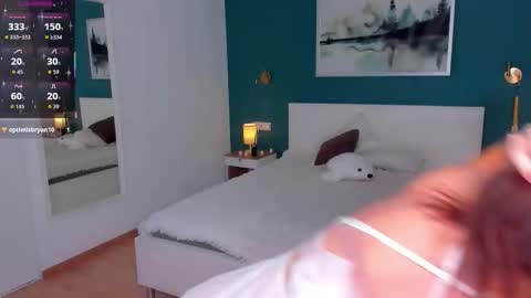 Snapshot of cuddles_jane chatting on 11.27.25 Silvia online show from 11.27.25