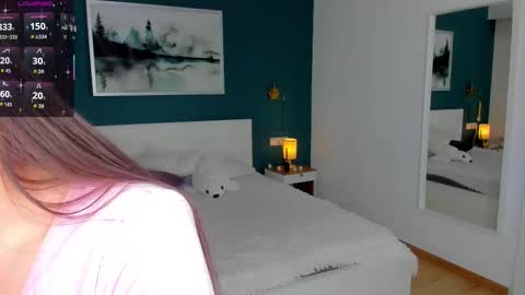 Snapshot of cuddles_jane chatting on 11.29.25 Silvia online show from 11.29.25