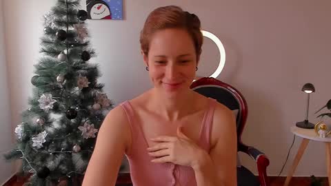 Snapshot of cuddlingbunnny chatting on 12.16.24 Leonela online show from 12.16.24