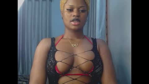 Snapshot of cum_ebony_petitxx chatting on 06.13.26 cath online show from 06.13.26