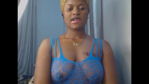 Snapshot of cum_ebony_petitxx chatting on 06.19.26 cath online show from 06.19.26