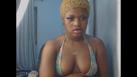 Snapshot of cum_ebony_petitxx chatting on 06.22.26 cath online show from 06.22.26
