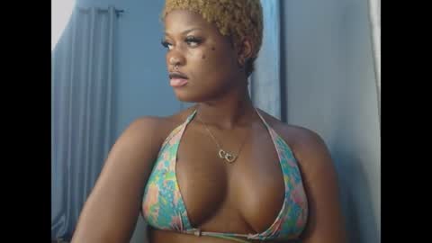 Snapshot of cum_ebony_petitxx chatting on 06.30.26 cath online show from 06.30.26