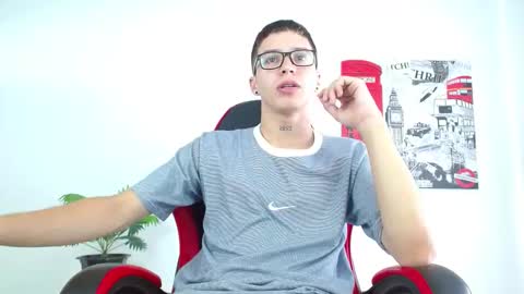 Snapshot of cumandres chatting on 09.26.25 cumandres online show from 09.26.25