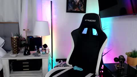 cumguzzlingskank online show from 03.07.26