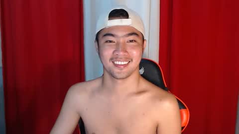 Snapshot of cumhavefun25 chatting on 05.14.26 ask me online show from 05.14.26