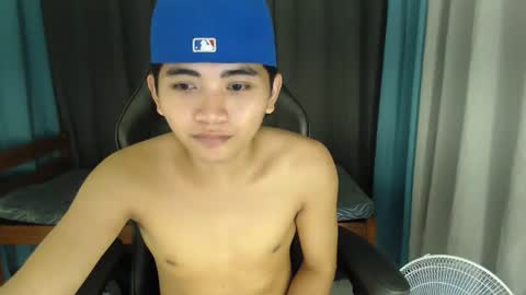 Snapshot of cummingyu chatting on 11.29.25 cummingyu online show from 11.29.25