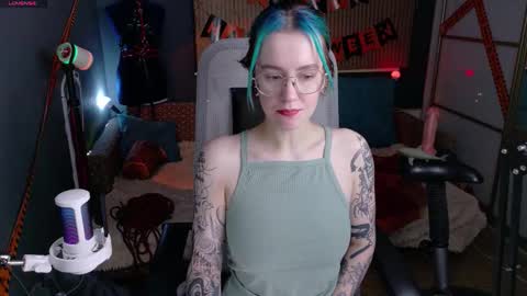 Snapshot of cumpotikeve chatting on 12.16.25 CUMpotikEve online show from 12.16.25