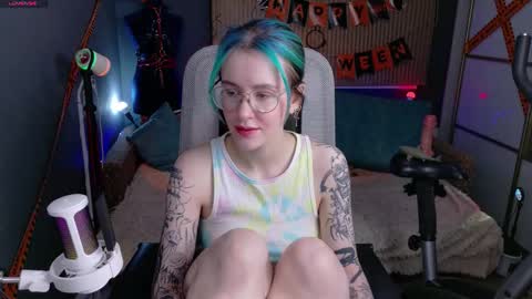 Snapshot of cumpotikeve chatting on 12.19.25 CUMpotikEve online show from 12.19.25