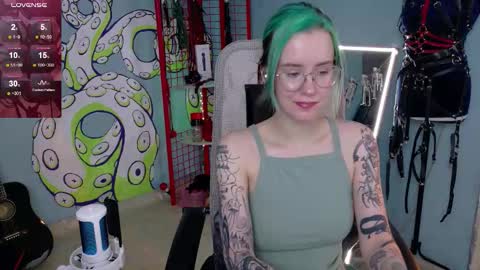 Snapshot of cumpotikeve chatting on 02.14.26 CUMpotikEve online show from 02.14.26