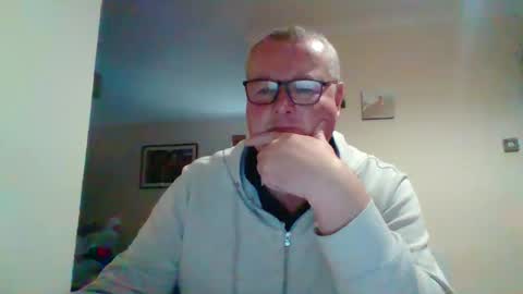 curiousax77 online show from 12.12.24