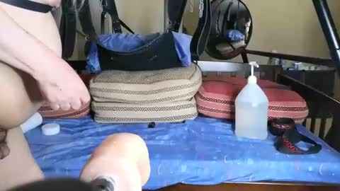 Snapshot of curiousbisex22 chatting on 02.07.25 Curiousbisex22 online show from 02.07.25