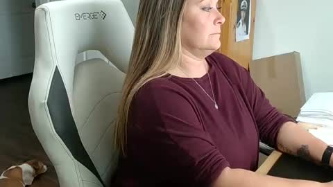 curious couple online show from 01.30.25