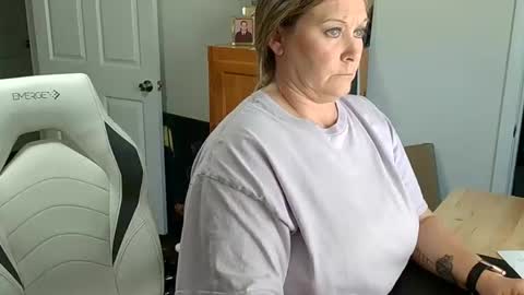 curious couple online show from 02.03.25