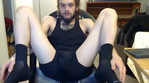 Snapshot of curiouss25 chatting on 11.14.25 curiouss25 online show from 11.14.25