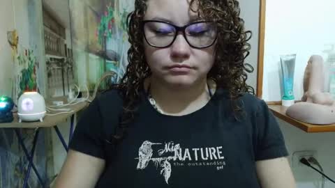 Snapshot of curly_greeneyed chatting on 05.05.26 Vannesa online show from 05.05.26