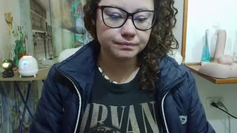 Snapshot of curly_greeneyed chatting on 05.14.26 Vannesa online show from 05.14.26