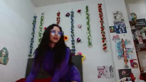 curlybutterfly online show from 12.19.25