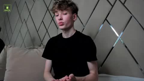 Snapshot of curlytwinkboy chatting on 09.27.25 KEVIN online show from 09.27.25