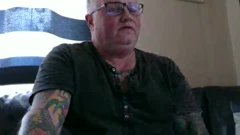 Snapshot of curtus14 chatting on 09.30.25 curtus14 online show from 09.30.25