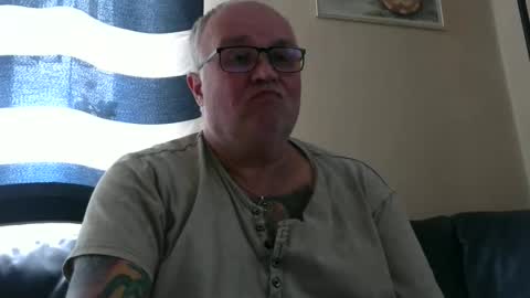 Snapshot of curtus14 chatting on 10.24.25 curtus14 online show from 10.24.25