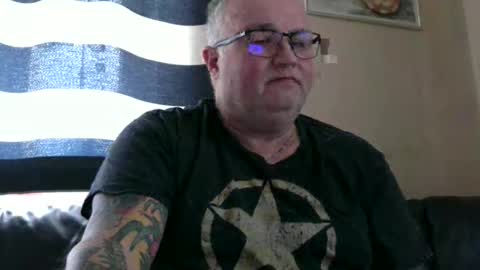 Snapshot of curtus14 chatting on 12.22.25 curtus14 online show from 12.22.25