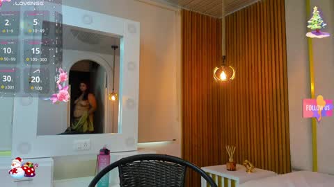 Snapshot of curvy_beauty_ chatting on 12.14.24 Hanna online show from 12.14.24