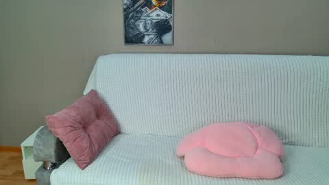 Snapshot of curvy_dynamite chatting on 06.19.26 Sammy online show from 06.19.26