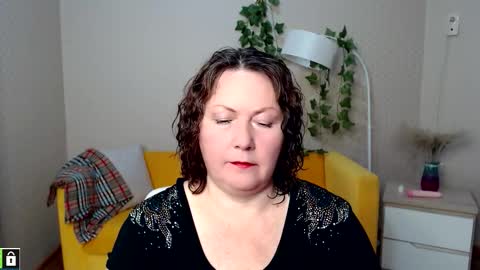 curvy_girlz online show from 11.06.25