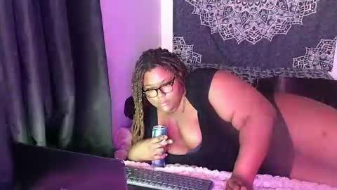 Snapshot of curvybcelinemixe chatting on 02.20.25 Cline online show from 02.20.25