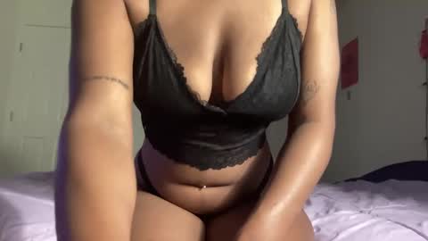 Curvycutie18 online show from 12.18.24