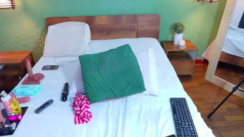 Danna online show from 12.19.25