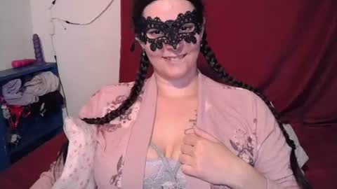 Snapshot of curvygamerceline chatting on 06.12.26 Celine Fawe online show from 06.12.26