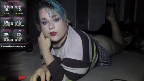 Snapshot of curvygothfemboy chatting on 02.04.25 Curvygothfemboy online show from 02.04.25