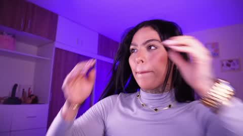 Snapshot of curvyliciouss chatting on 12.20.24 Samantha online show from 12.20.24