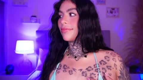 Snapshot of curvyliciouss chatting on 01.12.25 Samantha online show from 01.12.25