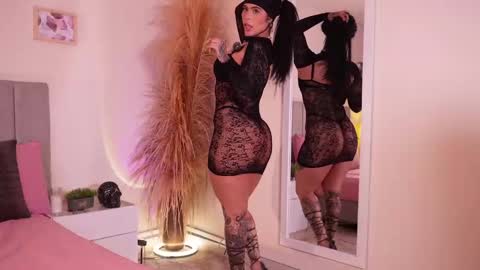 Snapshot of curvyliciouss chatting on 09.19.25 Samantha online show from 09.19.25
