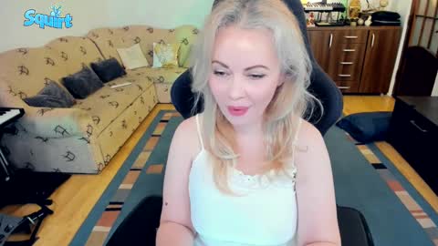 Whitney Lynn online show from 03.10.25